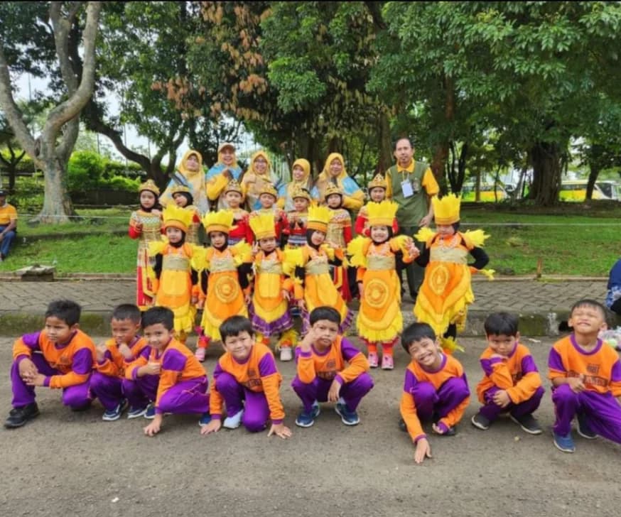 Semarak Lomba Hardiknas