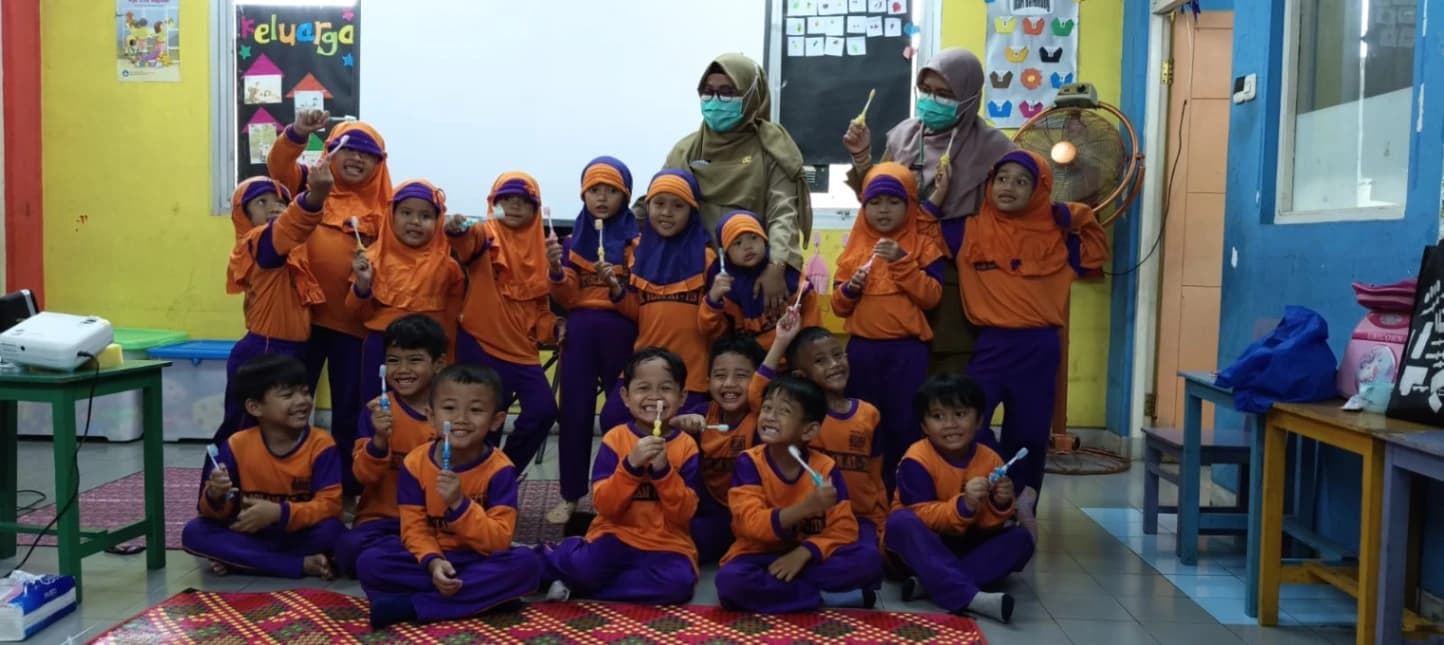 Senyum Sehat, Gigi Kuat!