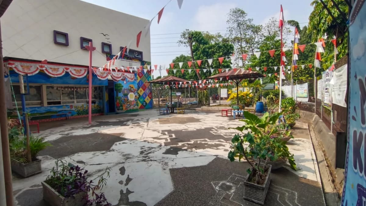 Gedung TK Islam At-Tin